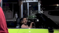 VIDEO: Viral, Pria Bule Isi Bensin Mobil Mewahnya di Warung Eceran