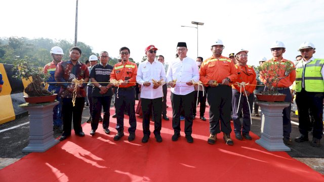 Peresmian Jembatan Layang yang dibangun PT Vale di Kecamatan Towuti, Lutim. Foto: Istimewa