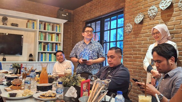 Regional Operations Head Bank Mandiri Regional X Sulawesi dan Maluku Edison Sitomorang saat media gathering. Foto: Sri Wahyu Diastuti / Sulselsatu.com.