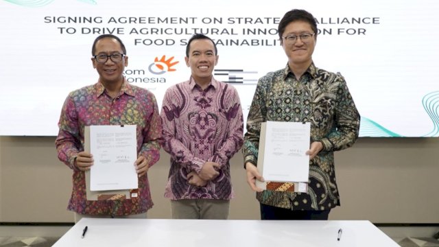 Penandatanganan kerja sama Telkom dan Scala Jepang untuk inovasi ekosistem pertanian di Indonesia. Foto: Istimewa.