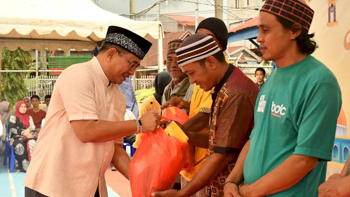 Muhammad Fauzi Bersama Bupati Lutra Libatkan 37 Pelaku UMKM Pada Acara Buka Puasa Bersama