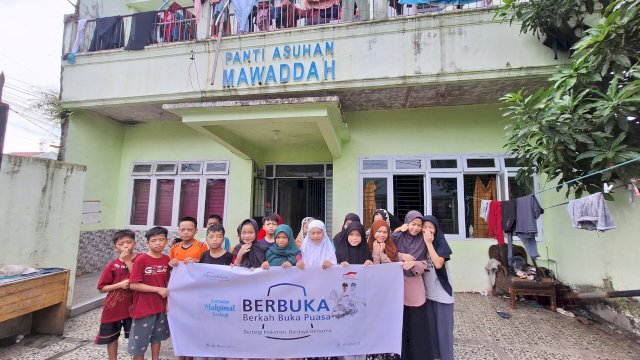 Grup Astra Makassar berbagai di panti asuhan. Foto: Istimewa.