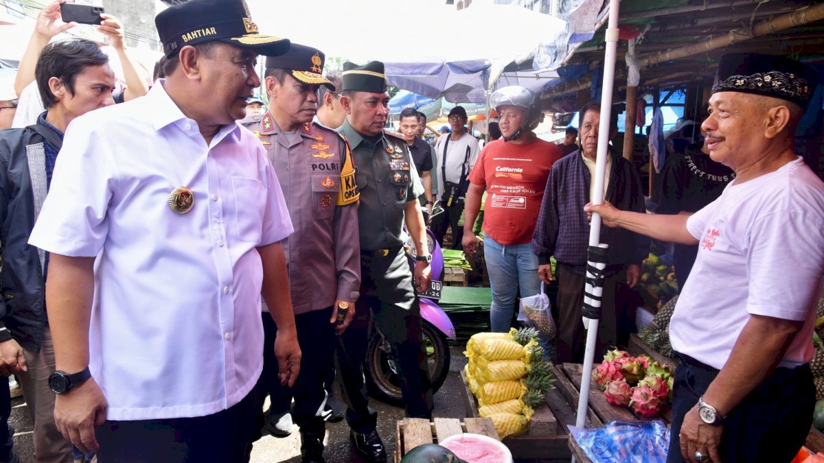 Dua Hari Jelang Lebaran, Pj Gubernur Sulsel Pastikan Harga Kebutuhan Pokok Tetap Terkendali