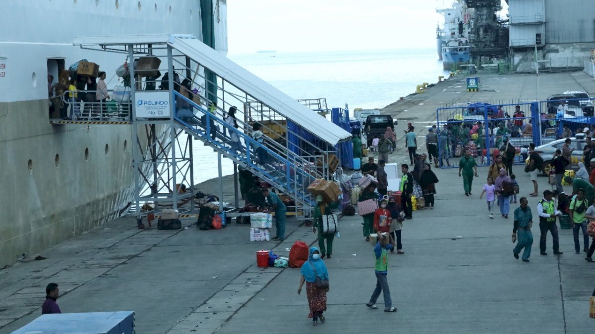 Pelindo Regional 4 Catat Penumpang Kapal Mencapai 331.130 Orang Dua Hari Jelang Lebaran