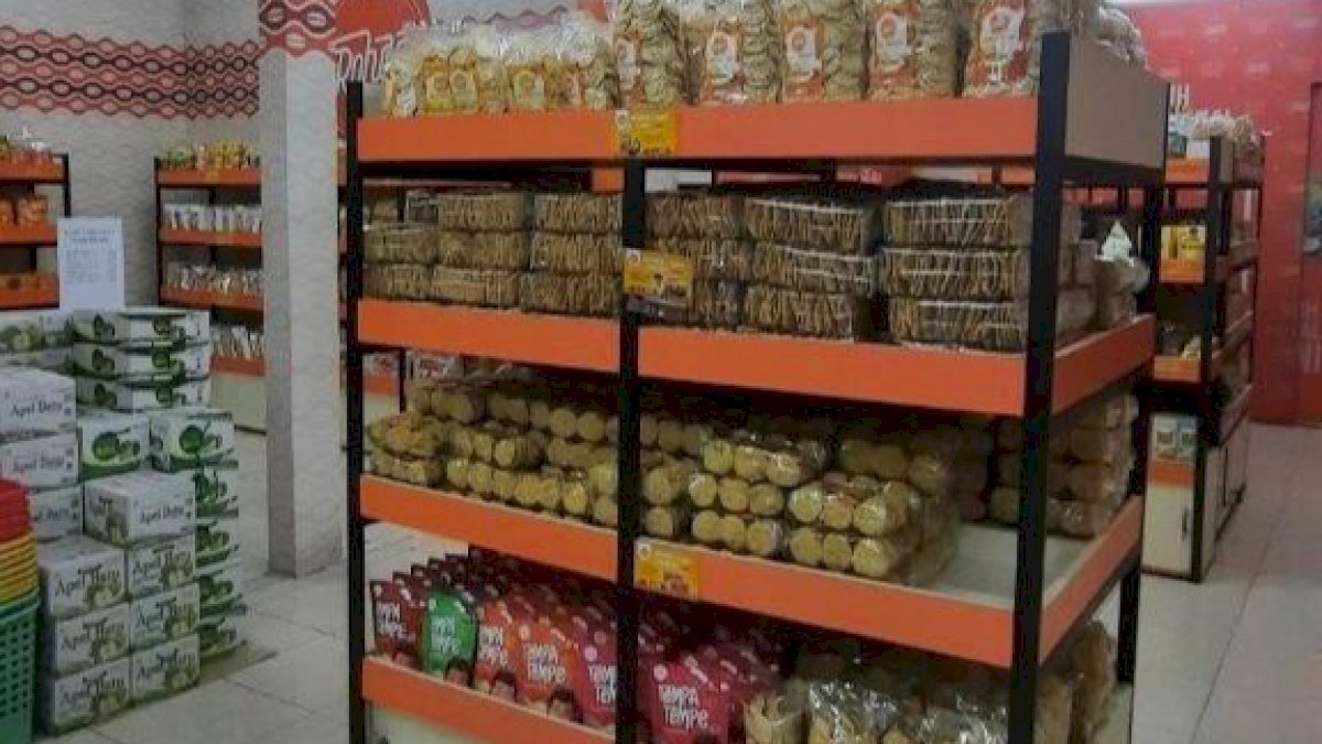 Oleh-oleh Khas Keripik Tempe Rohani Sukses Kembangkan Usaha Berkat Pinjaman BRI