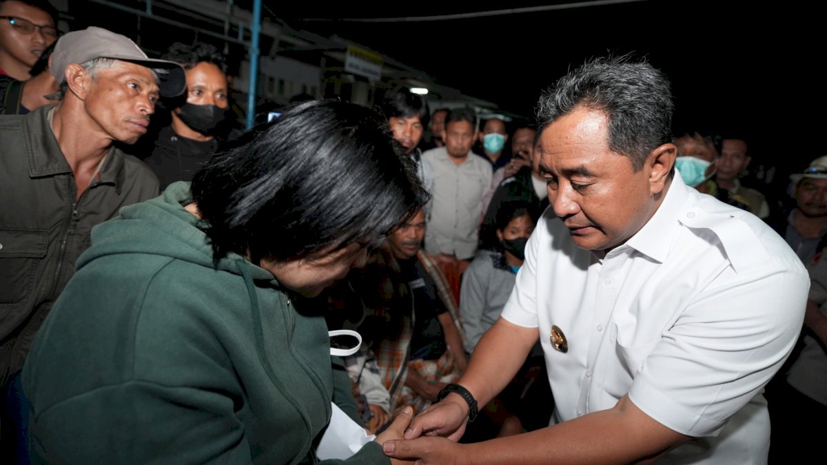 Tana Toraja Berduka, Pj Gubernur Bahtiar Kunjungi Korban dan Serahkan Bantuan