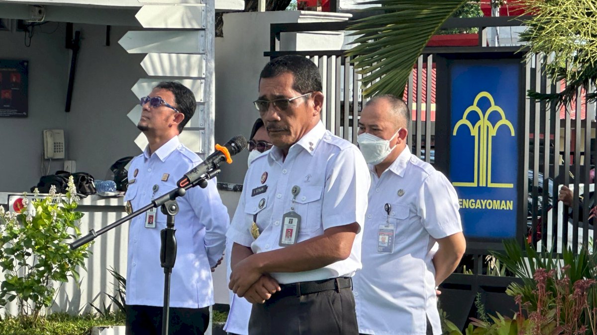 Tingkatkan Disiplin Pegawai, Kakanwil Kemenkumham Sulsel Lakukan Pemeriksaan Kehadiran