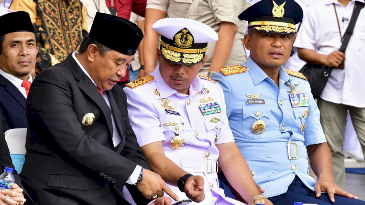 Pj Gubernur Sulsel Hadiri Serah Terima Jabatan Komandan Lantamal VI Makassar