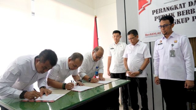 Penandatanganan pencanangan daerah dalam rangka Pelayanan Publik Berbasis Hak Asasi Manusia lingkup Pemkab Gowa. Foto: Istimewa.
