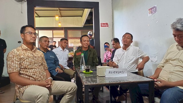 Bakal calon Wali Kota Makassar Andi Seto Gadhista Asapa bersama elit PKB Makassar dan Sulsel. Foto/SS