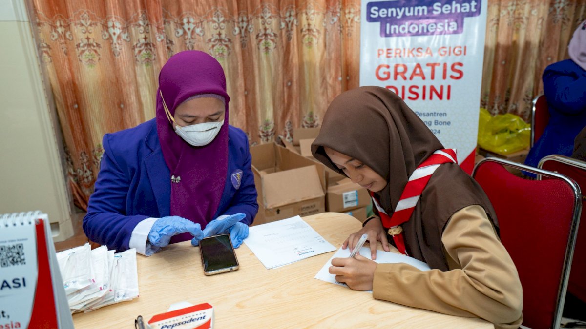 Senyum Sehat Indonesia Sasar 1000 Santri dan Pengurus Ponpes Al Ikhlas Ujung Bone