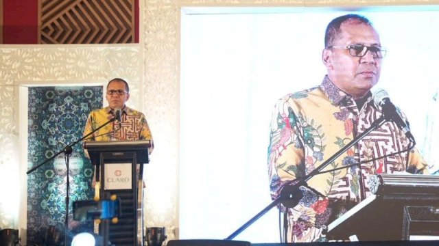 Wali Kota Makassar Moh Ramdhan Pomanto saat halal bihalal KBN SMPN 5 Makassar. Foto: Istimewa