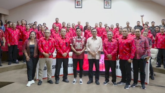 Bapenda Denpasar bersama rombongan bersama Pj Sekda Kota Makassar Firman Pagarra di Balaikota Makassar. Foto: Istimewa.