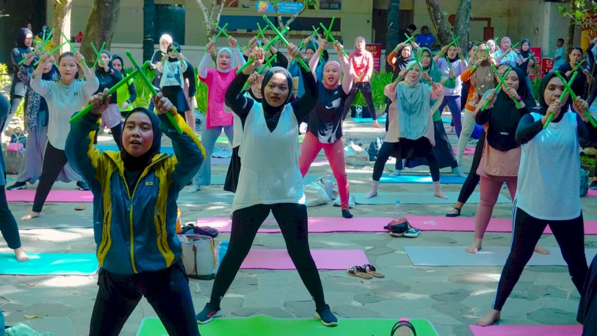 Ratusan Pengunjung Antusias Ikut Poundfit di Bugis Waterpark Adventure