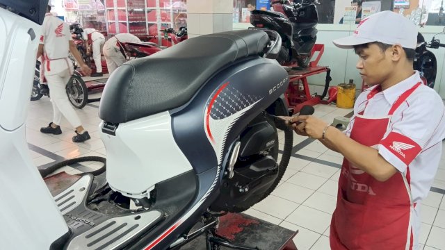 Asmo Sulsel beri tips ganti oli secara berkala dan tepat waktu agar ketahanan mesin terjaga. Foto: Istimewa.