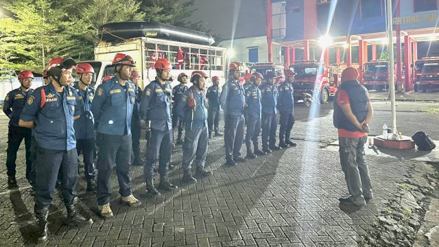 Personil yang dikirim Pemkot Makassar ke wilayah terdampak bencana. Foto: Istimewa.