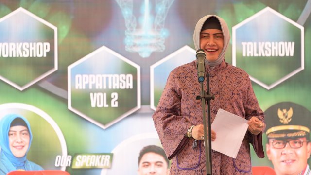 Ketua PKK Kota Makassar Indira Yusuf Ismail saat kegiatan Eco Lorong Fest. Foto: Istimewa.