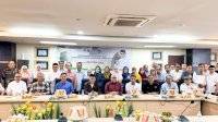 Prof Husain Syam Lepas 29 Dosen dan Tenaga Kependidikan UNM yang Berangkat Ibadah Haji