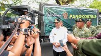 Pj Gubernur Sulsel dan Pangdiv 3 Kostrad Lepas 10 Truk Bantuan untuk Korban Banjir di Luwu