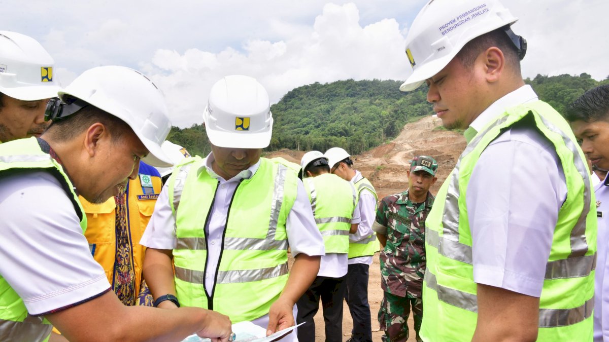 Tinjau Bendungan Jenelata, Pj Gubernur Bahtiar Pastikan PSN di Sulsel Tanpa Hambatan