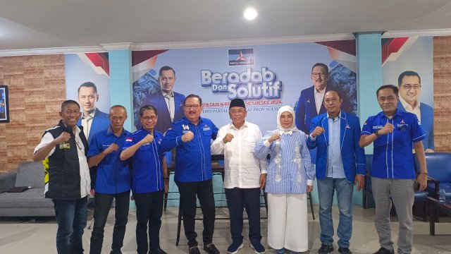 IAS bersama Ketua Demokrat Sulsel Nii'matullah dan jajarannya. Foto/SS