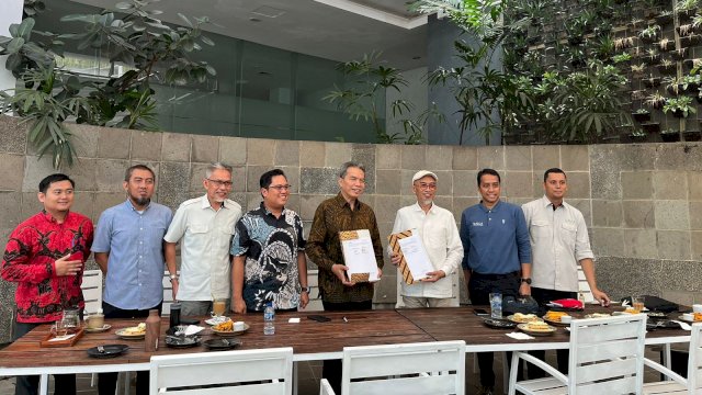 Kalla Translog kerja sama dengan PT KIMA. Foto: Istimewa.