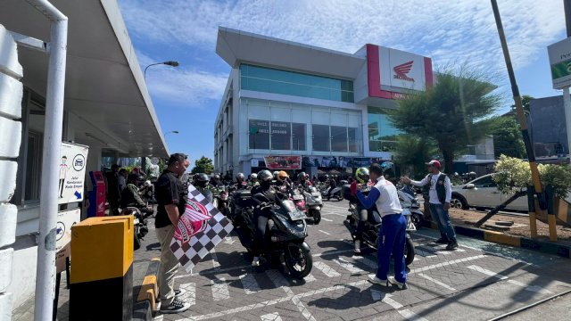 Honda PCX Club Indonesia rolling city di Makassar. Foto: Istimewa.