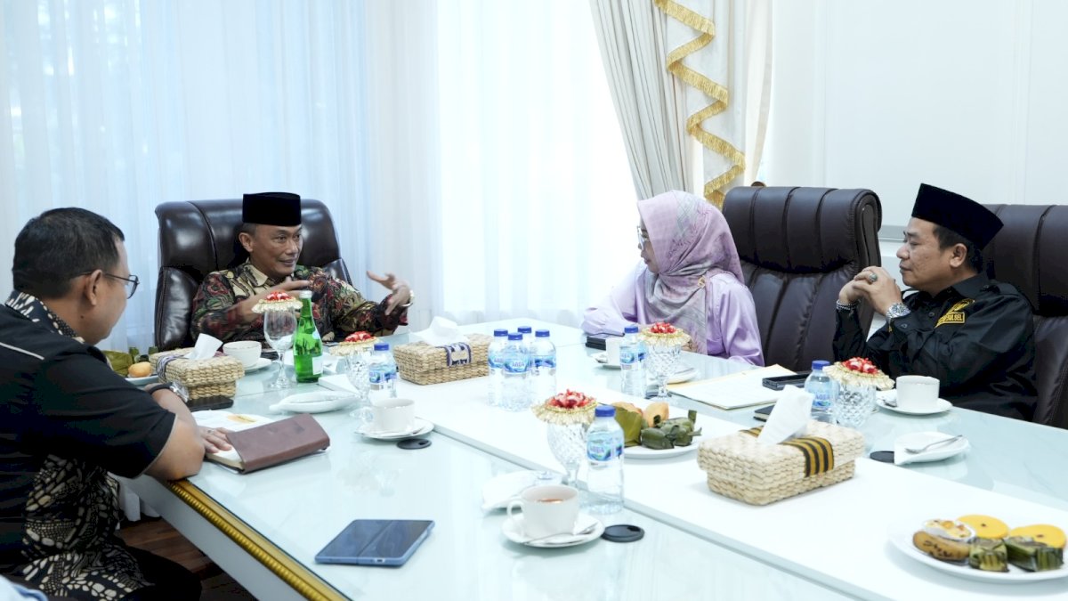 Bersama KPU Sulsel, Penjabat Gubernur Prof Zudan Bahas Persiapan Pilkada Serentak