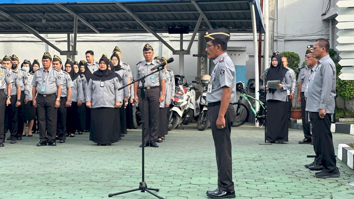 Pimpin Apel Pagi, Kakanwil Kemenkumham Sulsel Minta Seluruh Pegawai Konsisten Laksanakan Tusi Sesuai SOP