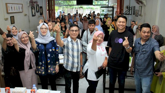 Rusdin Abdullah menggelar program Rudal Mendengar. Ist