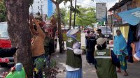 DLH Kota Makassar Tertibkan Spanduk di Jalan Andi Djemma dan AP Pettarani