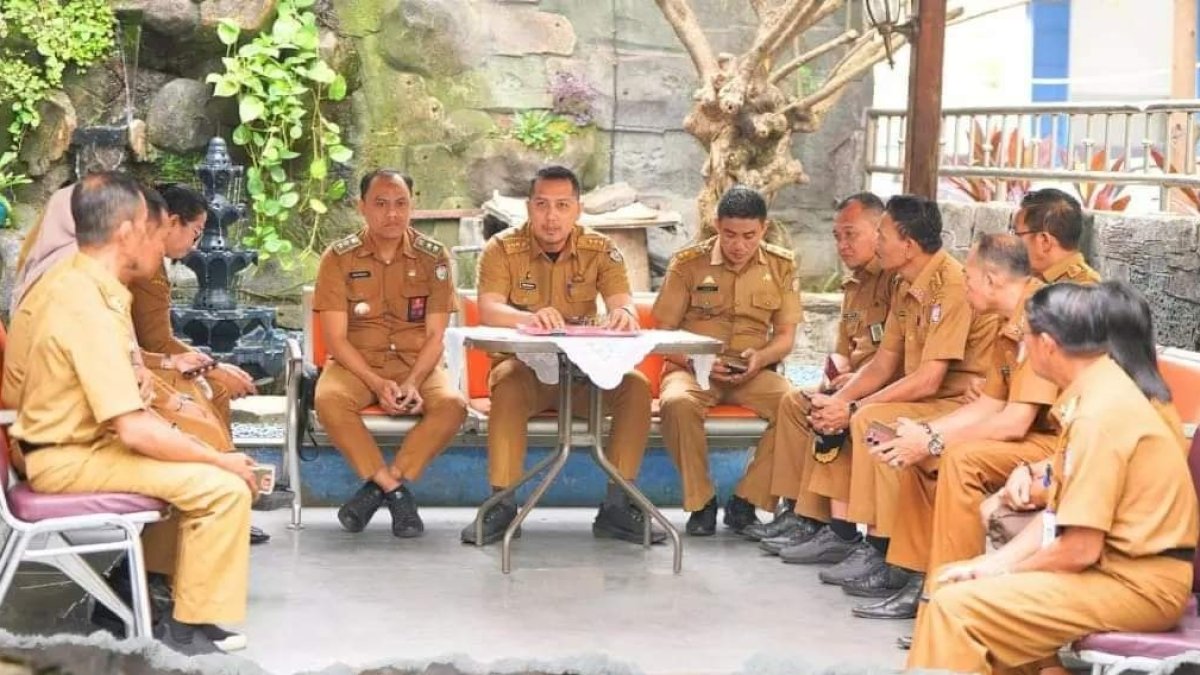 Gelar Rakor Evaluasi Program Pemerintah, Camat Makassar Tekankan Masalah Kebersihan dan Penataan PK5