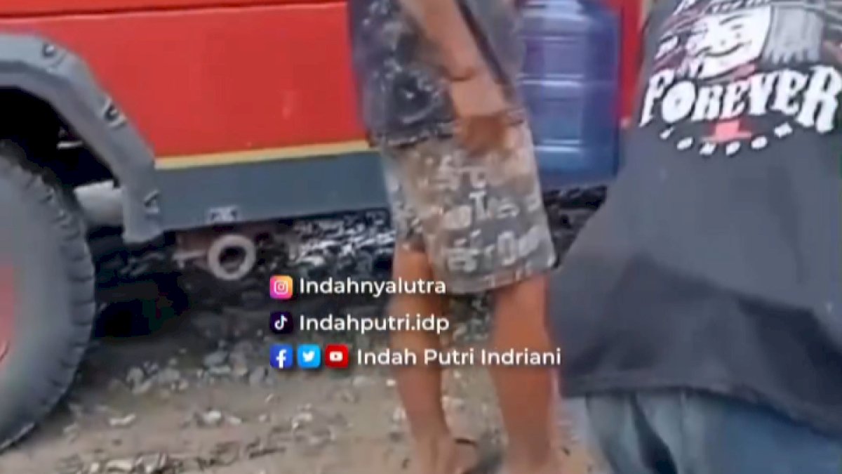 VIDEO: Pemkab Luwu Utara Salurkan Air Bersih Pakai Tangki Pemadam Kebakaran