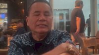 VIDEO: Hotman Paris Keluhkan Kepanasan di Bandara Hasanuddin