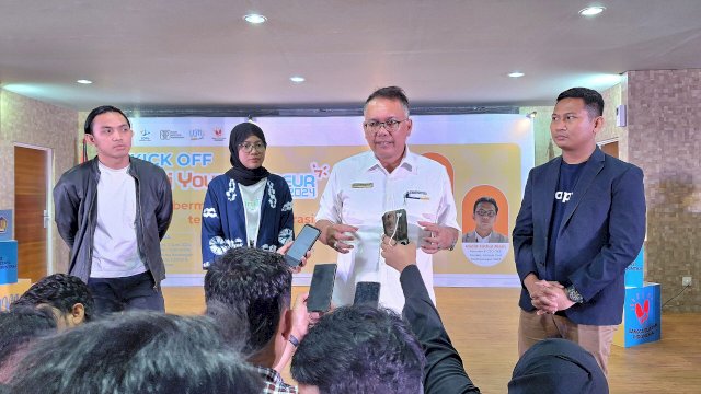 Direktur Keuangan, Umum, dan Sistem Informasi PIP Mas Soeharto saat konferensi pers kick off UMi Youthpreneur 2024. Foto: Sri Wahyu Diastuti / Sulselsatu.com