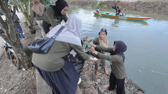 PT Vale gelar aksi bersih sungai peringati Hari Lingkungan Hidup Sedunia. Foto: Istimewa.