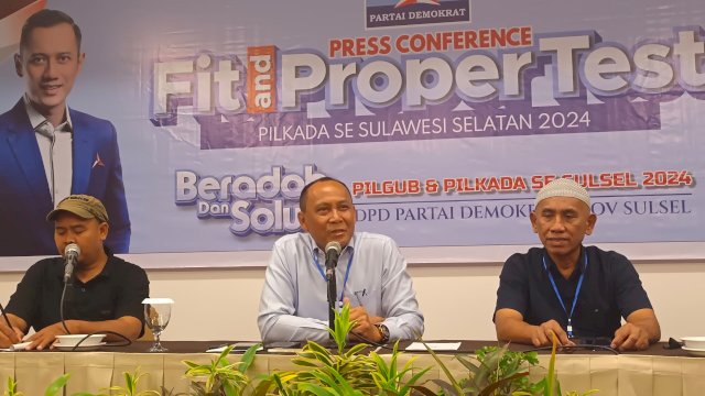 Bakal calon Bupati Tana Toraja Victor Datuan Batara saat mengikuti uji kelayakan di Partai Demokrat. Foto/SS