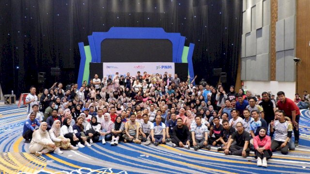 PNM Makassar gala diner bersama seluruh karyawan dan melakukan rapat koordinasi. Foto: Istimewa.