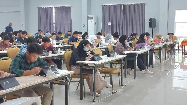Ts ujian masuk UGM di Makassar. Foto: Istimewa.