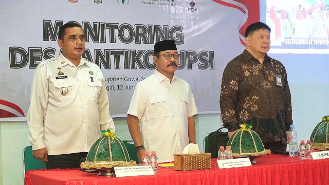 Wabup Gowa Terima Tim Monitoring KPK RI di Desa Pakkatto. Foto: Istimewa.