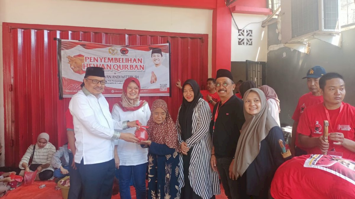 Hasil Gotong Royong Kader PDIP Sulsel Kumpulkan 139 Ekor Hewan Kurban Tahun 2024