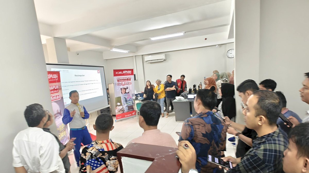 Asmo Sulsel Beri Edukasi Keselamatan Berkendara Bagi Pegawai FIF Maros