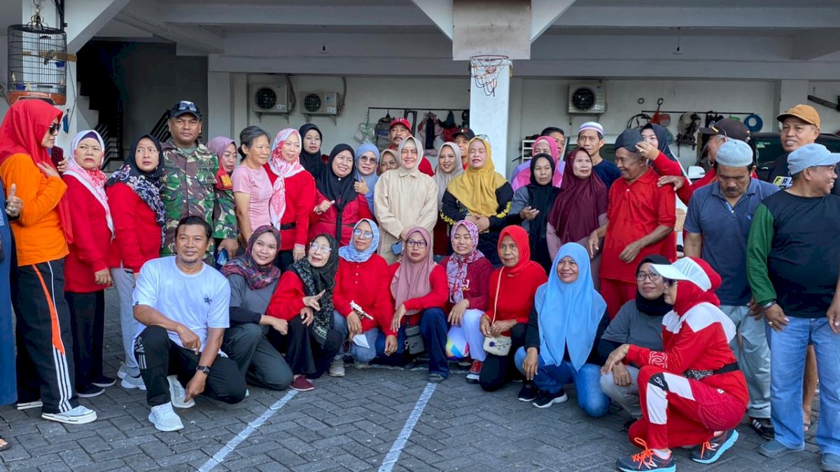 Ketua TP PKK Kota Makassar Turun Langsung Ikuti Kerja Bakti di Kelurahan Mannuruki