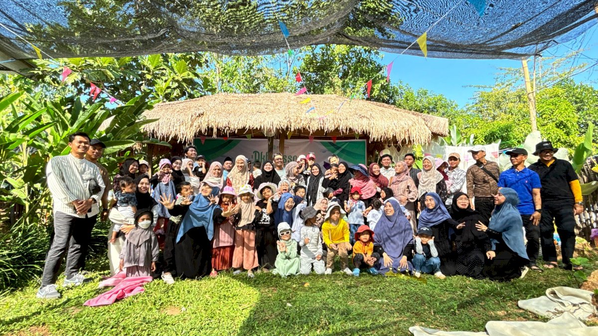Uniknya Wisuda TK Al Husna Gowa, Digelar Sambil Berkebun