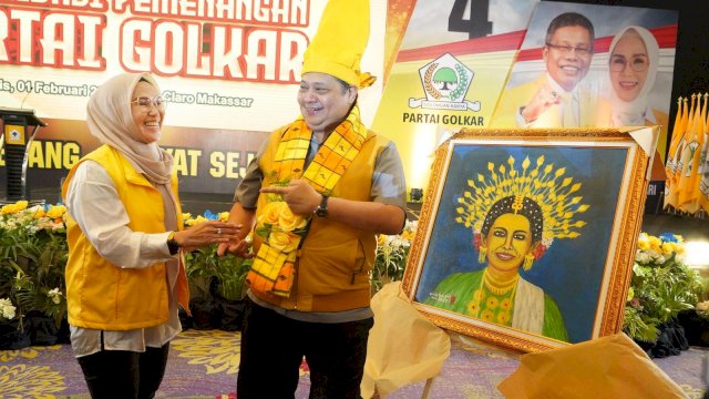 Andi Ina Kartika bersama Ketua Umum DPP Golkar Airlangga Hartarto. Ist