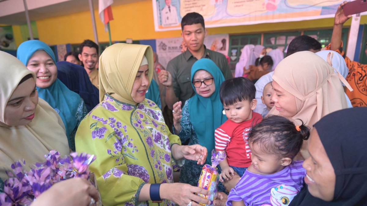 Indira Yusuf Ismail Tinjau Gerakan Intervensi Serentak Pencegahan Stunting di Posyandu