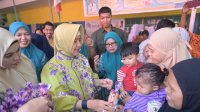 Indira Yusuf Ismail Tinjau Gerakan Intervensi Serentak Pencegahan Stunting di Posyandu