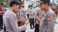 Antisipasi Keterlibatan Judi Online, Wakapolres Jeneponto Pimpin Razia Handphone Anggota