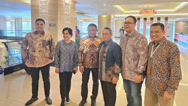 Jajaran direksi Telkom Indonesia saat Corporate Customer Gathering bersama mitra di Makassar. Foto: Sri Wahyu Diastuti / Sulselsatu.com.