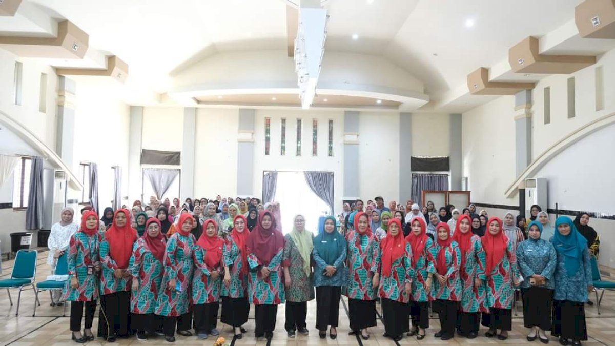 Ketua TP PKK Kecamatan Tallo Salmiah Ramli Hadiri Bimtek Peningkatan Kapasitas Kader